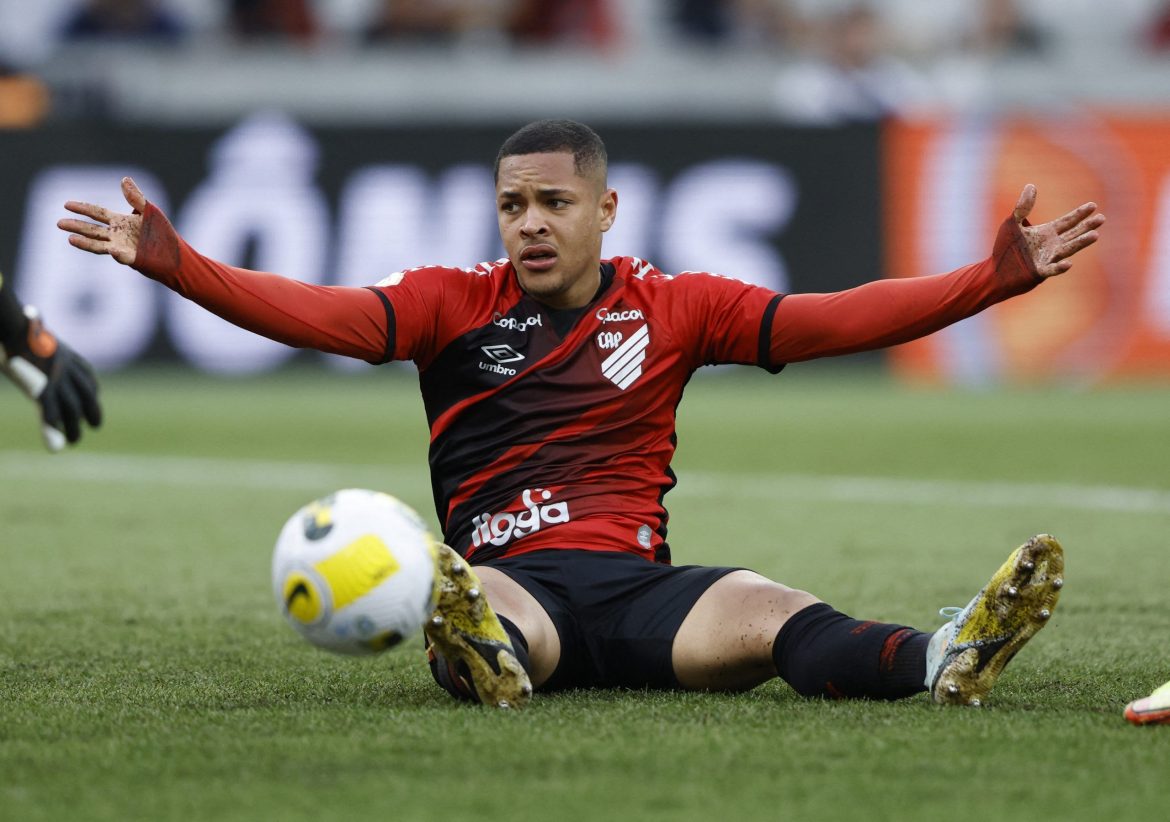 Chelsea must secure Roque signing