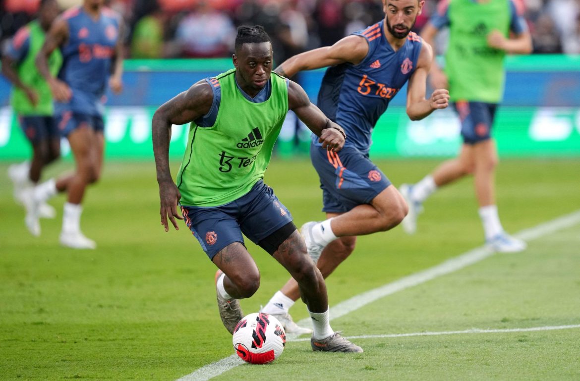 Crystal Palace in for Aaron Wan-Bissaka